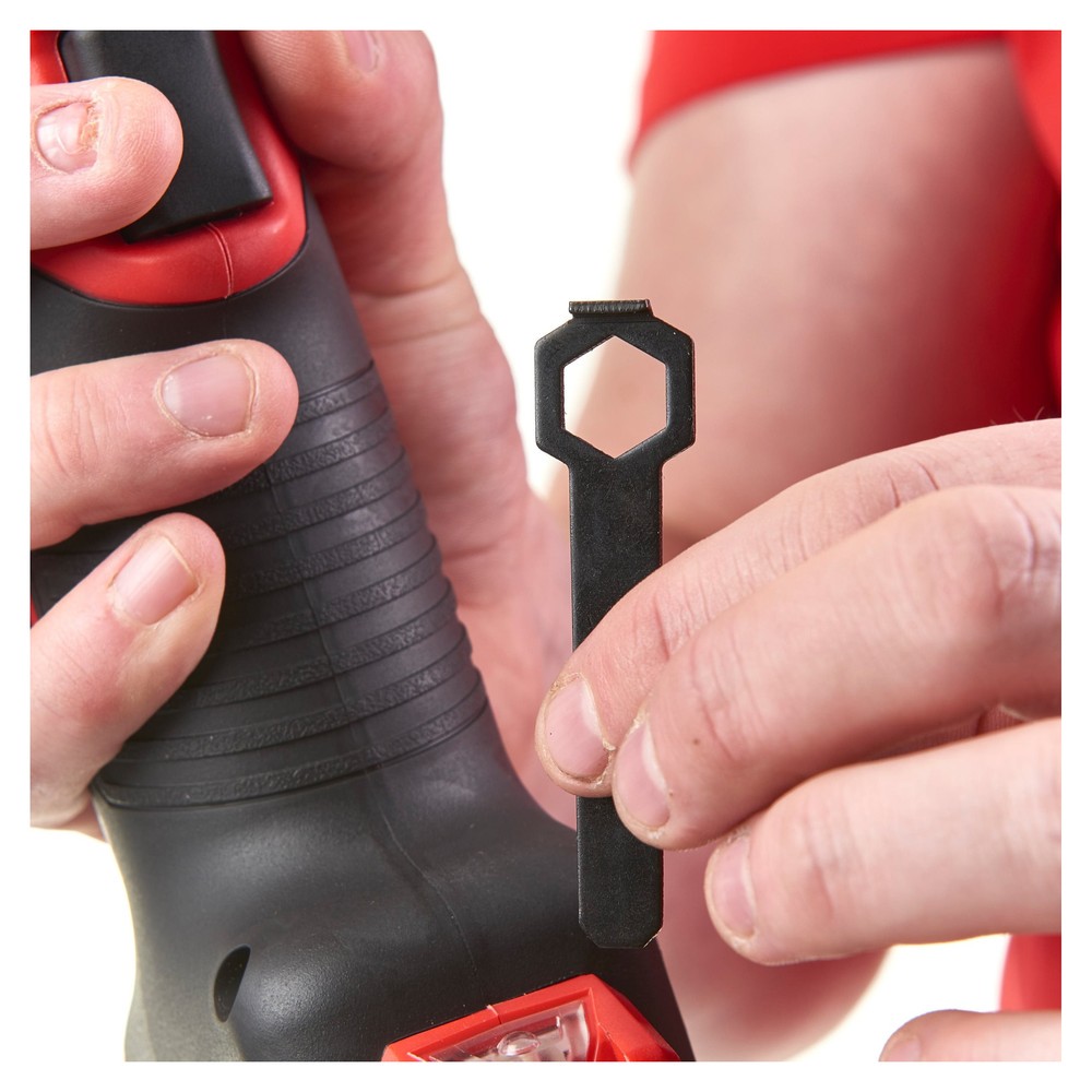 Заклепочник Milwaukee аккумуляторный M12 BPRT-201X (2,0А/ч. 1 аккум. кейс) 4933464405